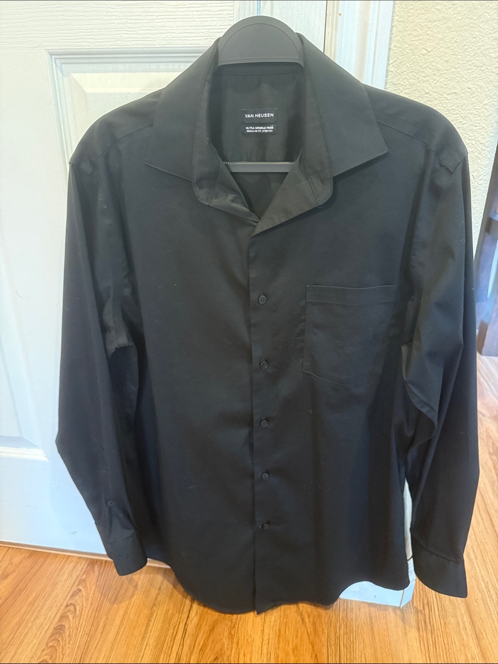 Van Heusen Black Men's Long Sleeve Dress Shirt